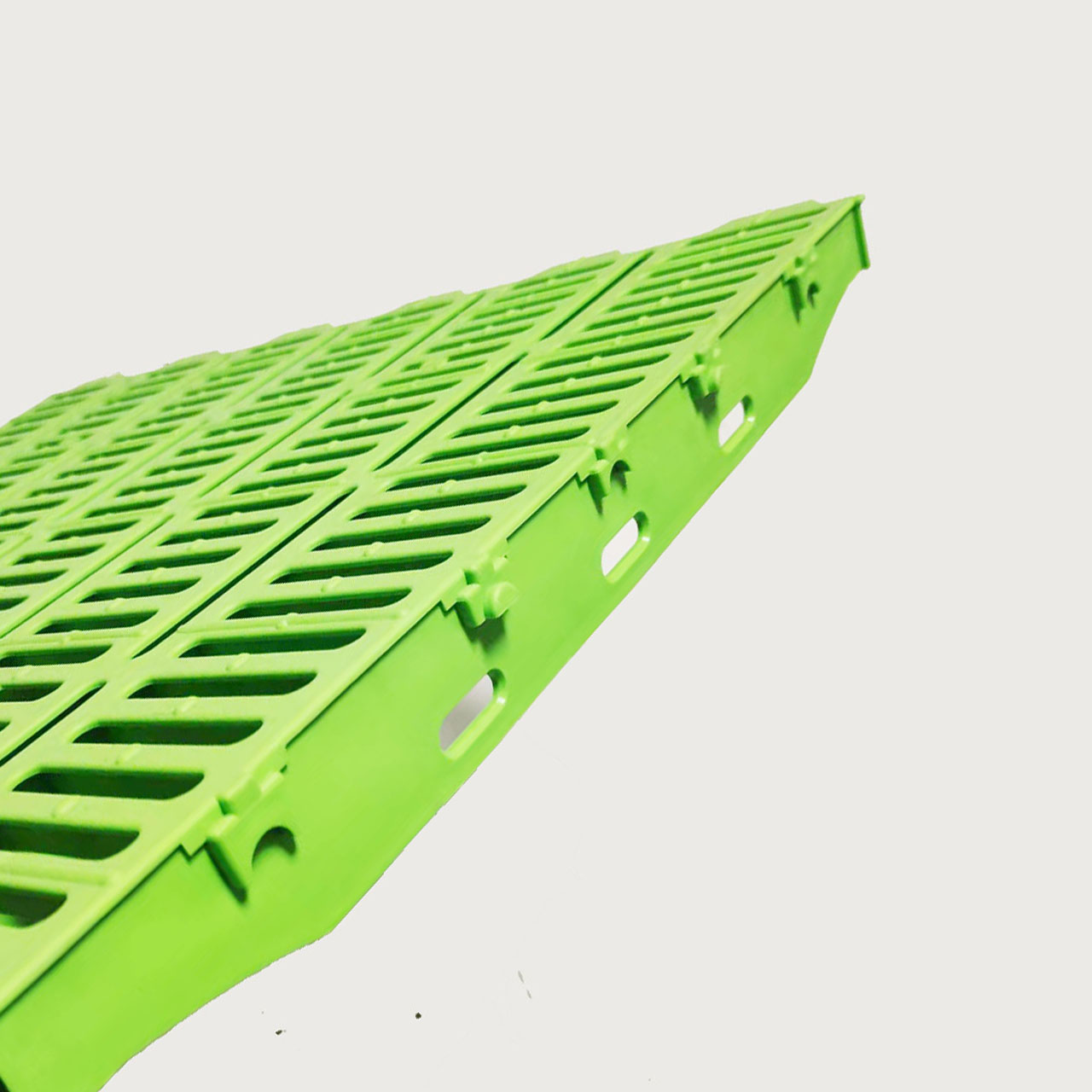 husbandry equipment leaky floor